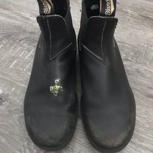 Black Blundstones